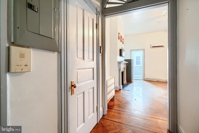 Foto del edificio - 1208 N Calvert St