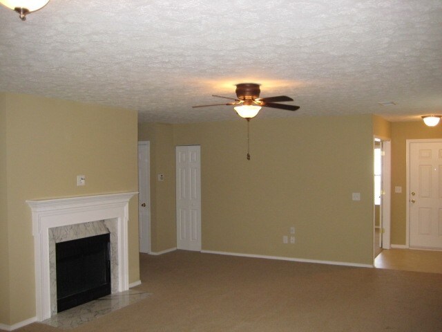 Foto del edificio - 2649 Sutherland Drive