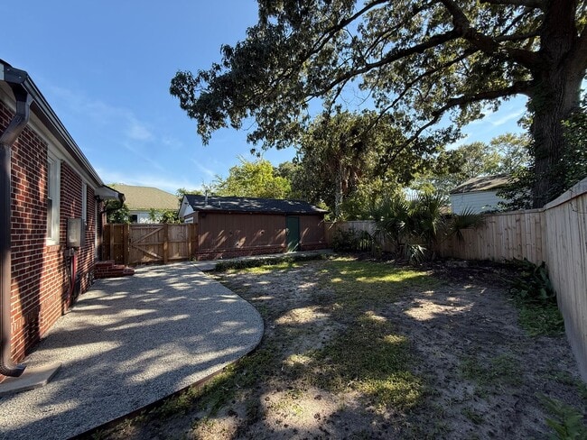 Building Photo - Full Renovated Cottage in Byrnes Downes