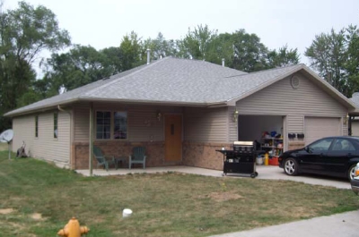 Building Photo - Cottonwood Apartments