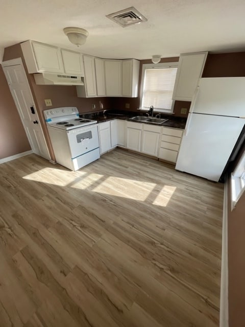 Building Photo - 162 Russell Rd