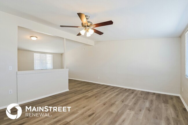 Foto del edificio - 1733 S Avenida Regulo