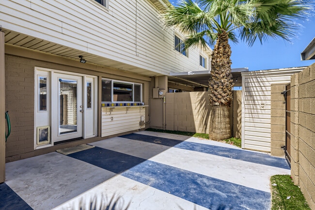 Foto del edificio - 8476 E Chaparral Rd