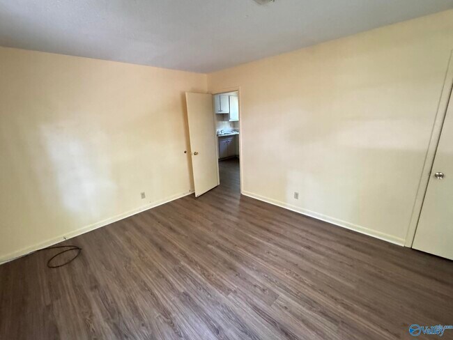 Foto del edificio - 3836 Melody Rd NE