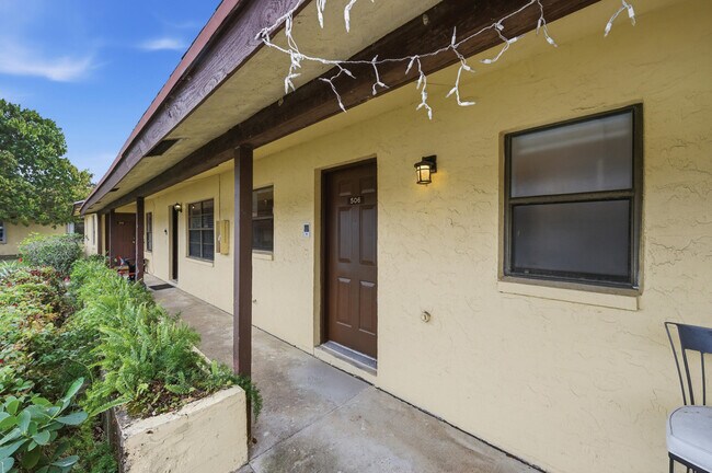 Foto del edificio - 506 Glenwood Dr