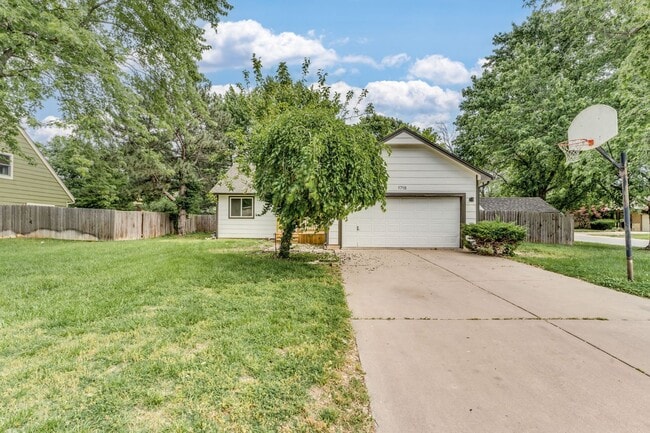 Building Photo - Completely renovated 4 bedroom, 3 bathroom...
