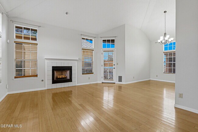 Building Photo - 1117 W Bend Ln