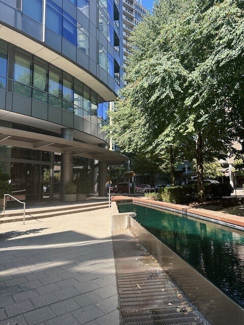 Building Photo - 3601 S River Pkwy