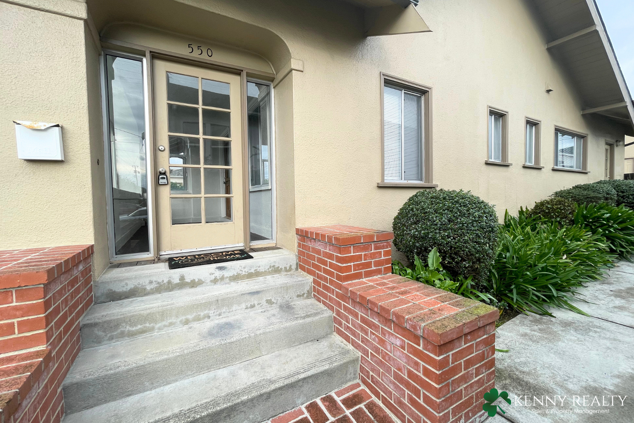 Foto principal - Three Bedroom Home near South San Francisc...