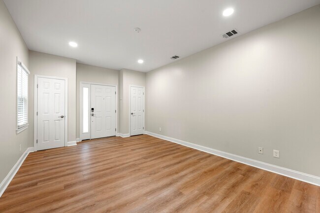 Foto del edificio - 3721 Ashford Dunwoody Rd NE