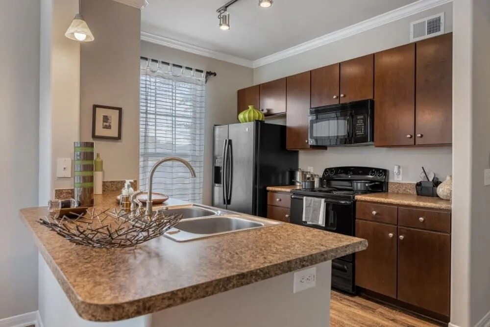 Foto principal - Elevated Comfort with Move-In Savings!