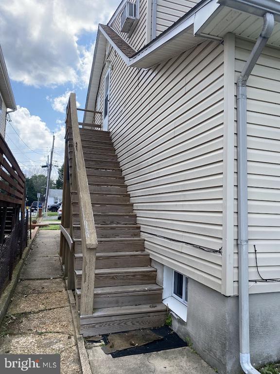 Building Photo - 8209 Box Dr