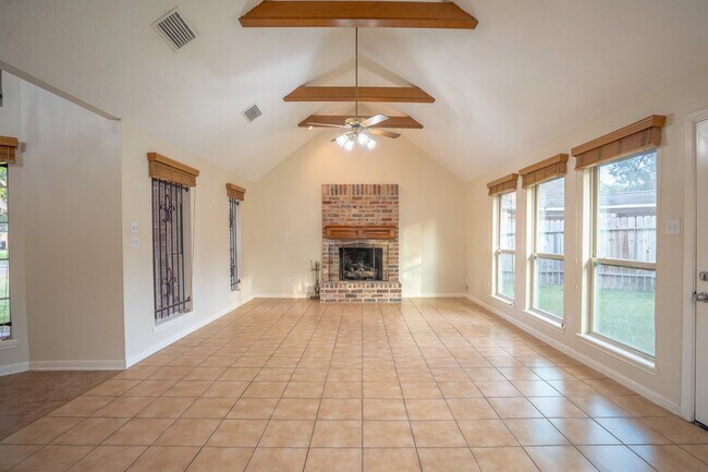 Foto del edificio - 4219 Meadowchase Ln