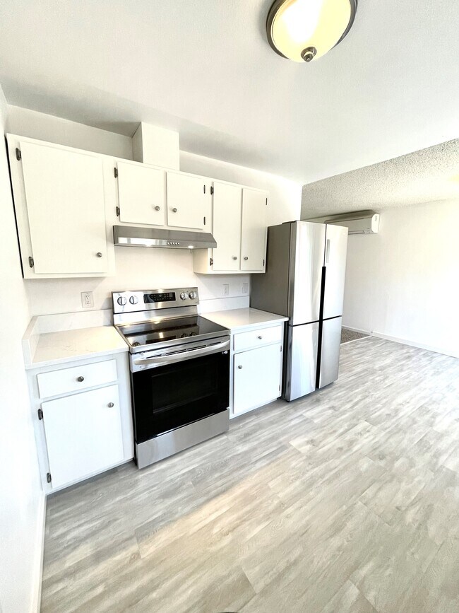 Foto del edificio - 2142 Rhodora St