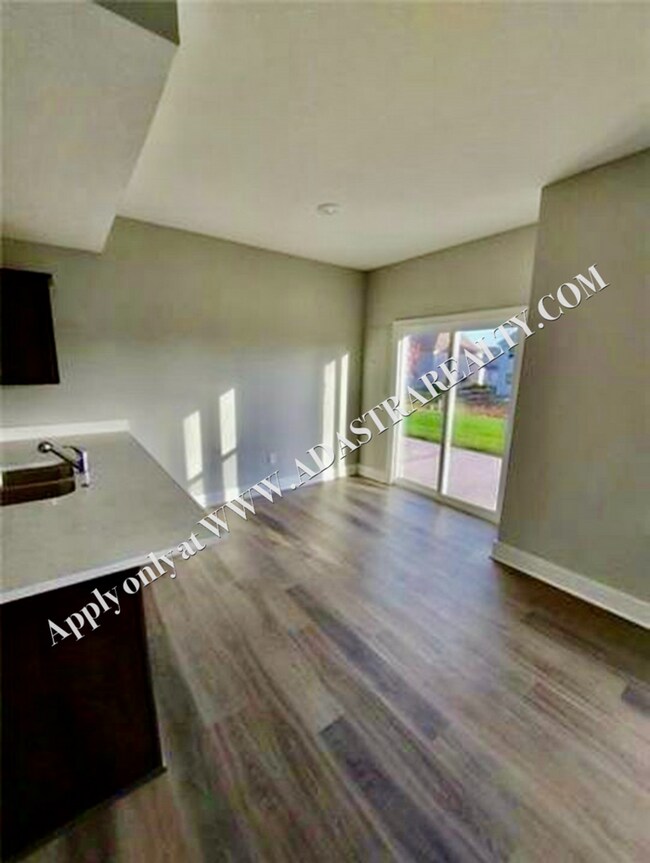 Building Photo - Nice 3 Bed 3 Bath Townhome in Louisburg-Av...