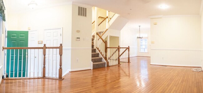 Foto del edificio - 719 N Vermont St