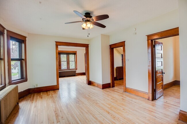 Foto del edificio - 1360 Dale St N