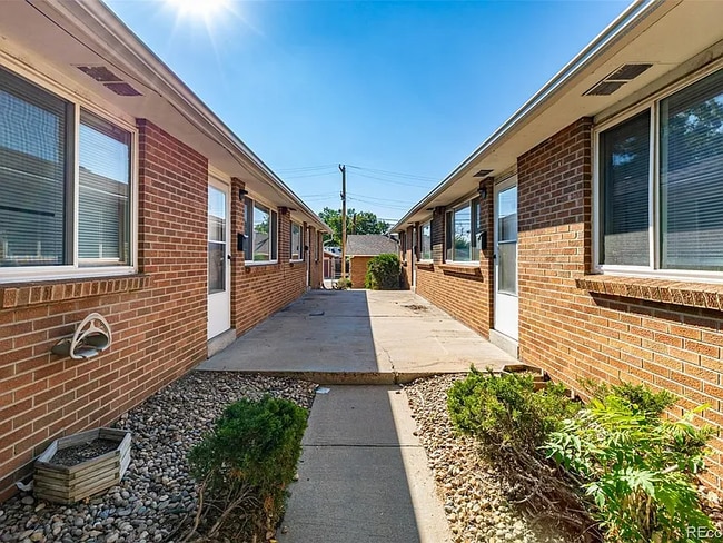 Foto del edificio - 1601 Nome St