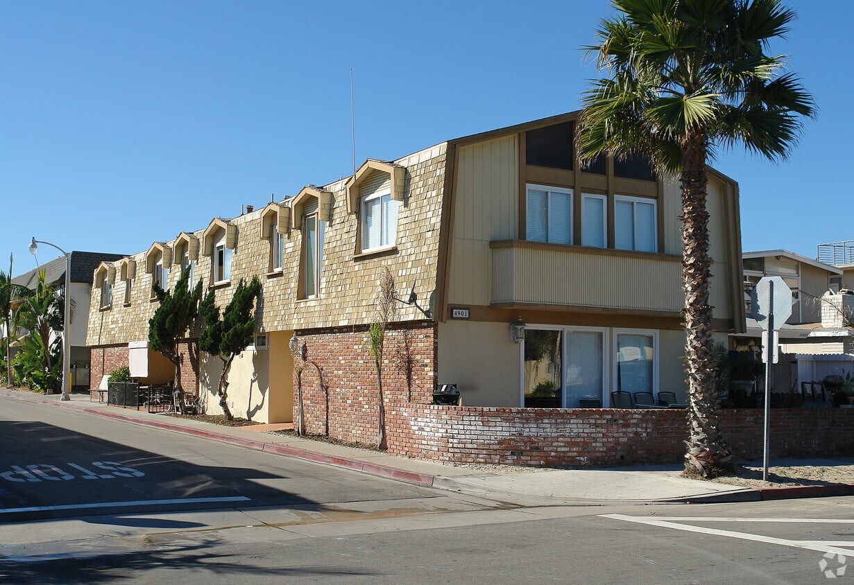 Primary Photo - 4901 River Ave
