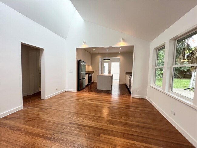 Building Photo - 1411 Branard St