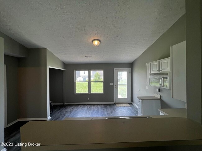 Building Photo - 6526 Hunters Creek Blvd
