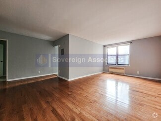 Building Photo - 525-527 Riverdale Avenue