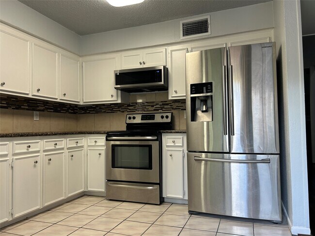Building Photo - 12562 Newbrook Dr