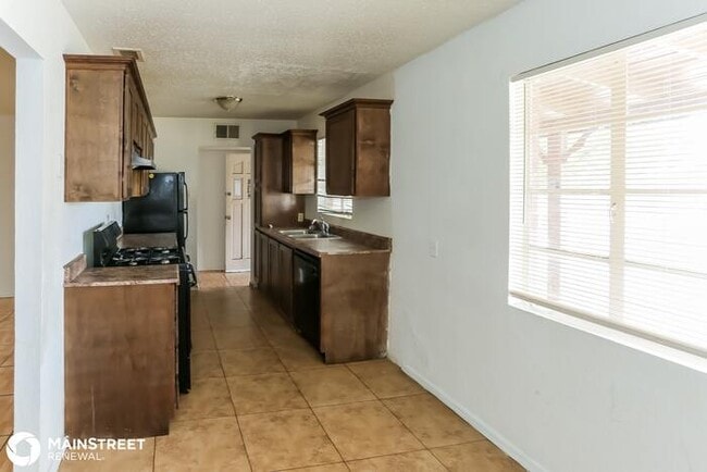 Building Photo - 4721 E Polk St, Phoenix, AZ 85008