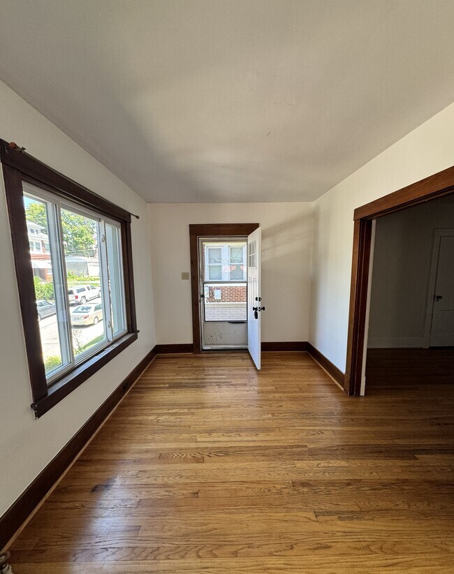 Foto del edificio - 2927 Mattern Ave