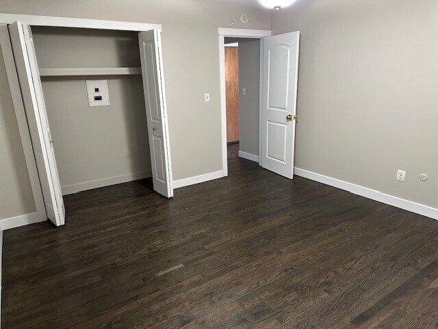 Foto del edificio - 484 E Breckenridge St