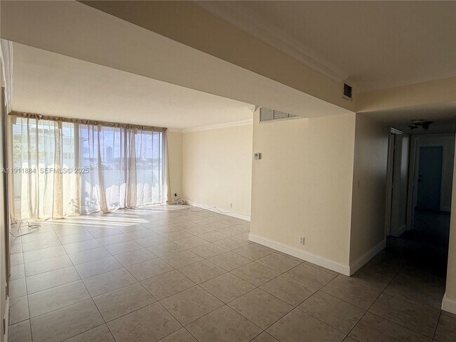 Foto del edificio - 3703 NE 166th St