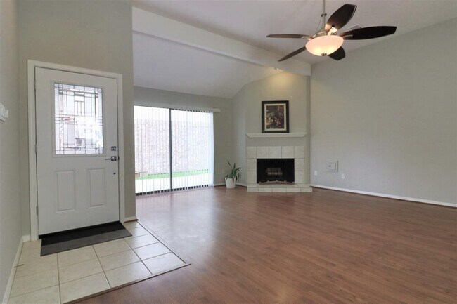 Foto del edificio - 12639 Ashford Hills Dr