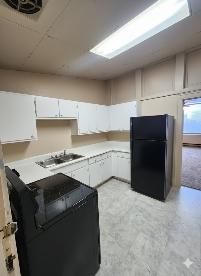 Building Photo - 321 N Main St