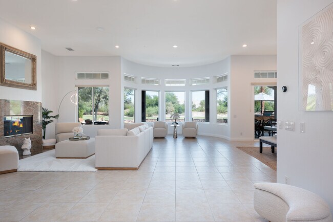 Building Photo - 45 Vista Encantada