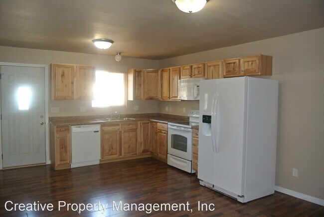 Building Photo - 3 br, 1.5 bath House - 424 23rd St SW