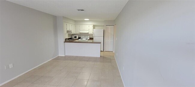 Foto del edificio - 21150 Gertrude Ave
