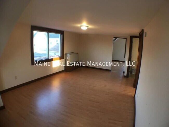 Building Photo - 143 Penobscot St