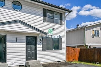 Building Photo - 912 Algona Blvd N