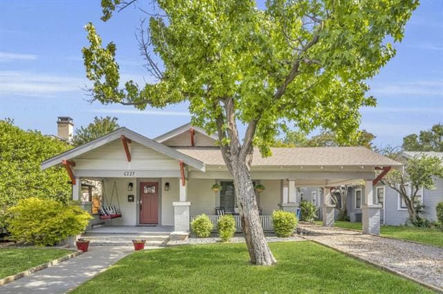 Foto principal - 6227 Lakeshore Dr