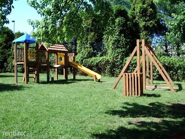 Building Photo - 9111 N Arch Village Ct
