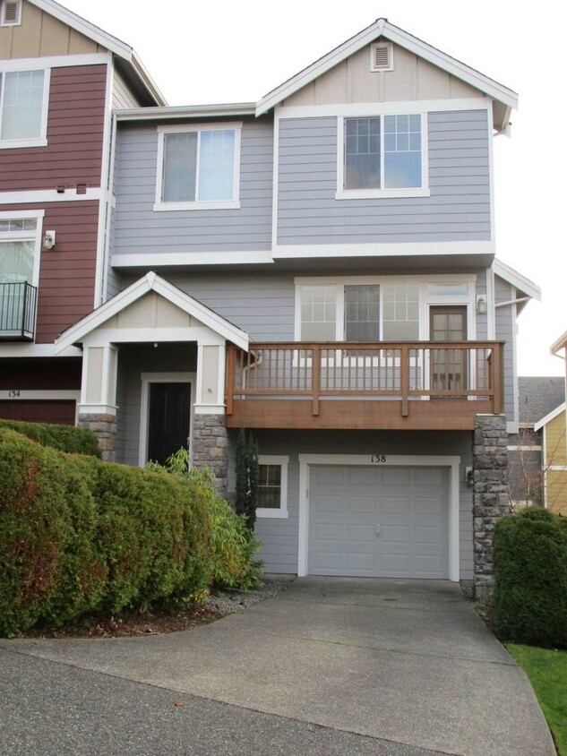 Primary Photo - Stylish 3-Bedroom Townhouse in Fircrest Co...