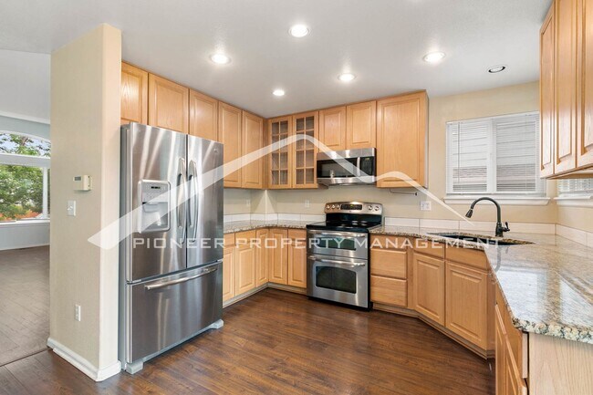 Foto del edificio - Beautiful Large Home with Central A/C and ...