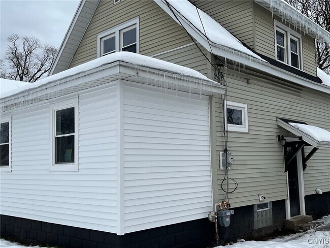 Foto del edificio - 110 Edgemere Rd