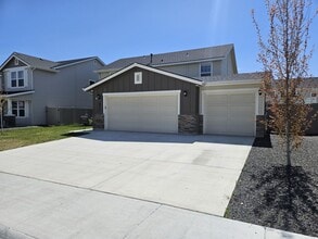 Building Photo - 10935 Parachute Ct