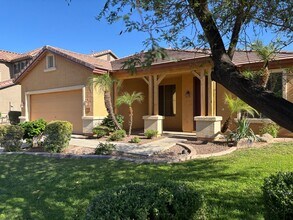 Building Photo - 3147 E Vallejo Dr