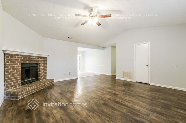 Building Photo - 1002 Providence Way