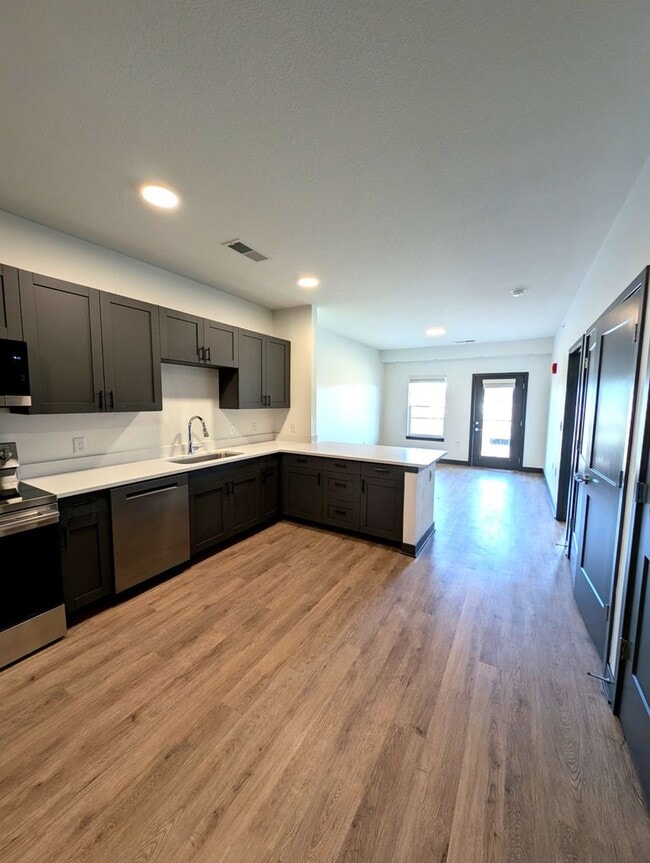 Interior Photo - Peninsula Pointe Flats