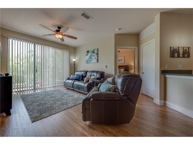 Foto del edificio - 4414 Cedar Springs Rd
