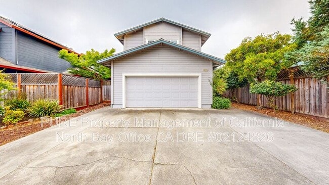 Building Photo - 2070 Pinercrest Dr