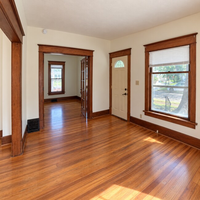 Foto del edificio - 1545 Whittier St